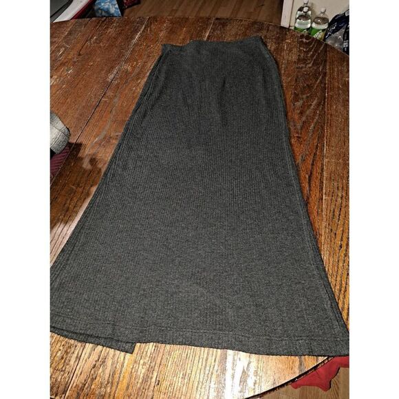 Size 8 Joseph Ribkoff Creations Sport Grey Zip Ribbed Knit Maxi Skirt with Slit - Picture 4 of 4